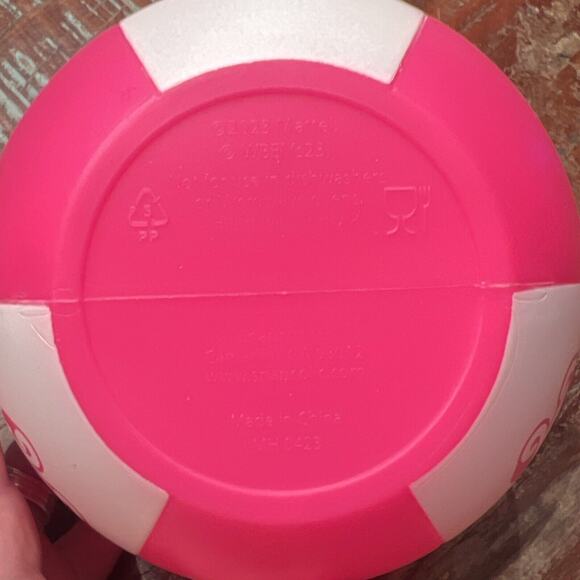 Barbie (2023) Movie Beach Ball Memorabilia Cup - Preowned No Straw - Picture 4 of 5